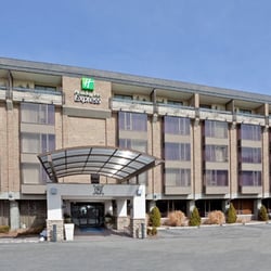 Holiday Inn Express Detroit-Birmingham - Welcome! We will be renovating soon! Call us for details!