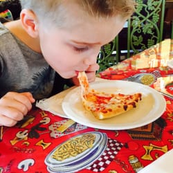 Papa's Pizzaria - Leighton says "the pizza is the best!!"