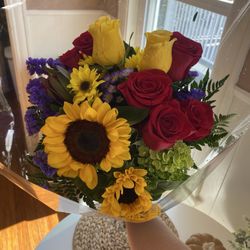Lopez The Florist - Flower arrangement