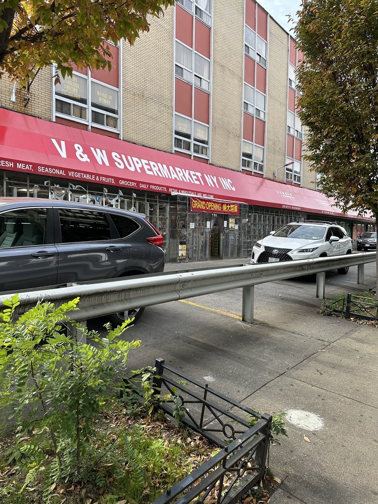 V & W SUPERMARKET - Updated November 2024 - 20 Photos - 2502 86th St ...