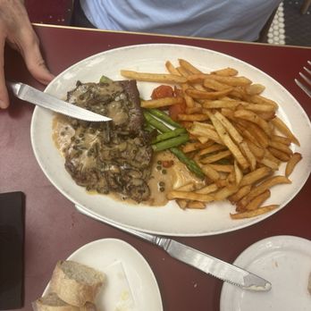 Toulouse Cafe and Bar - Streak Frittes - French Near Me - Dallas, Texas Toulouse Cafe and Bar - Streak Frittes - French Near Me - Dallas, Texas