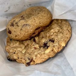 B-Cubed Bakery - Grabbed a sweet treat for my date! Looks so good!