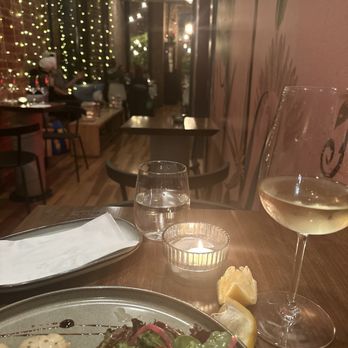 Enoteca Harlem - Quaint restaurant - Bars Near Me - New York, New York