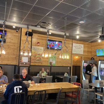 BurgerFi - Clean, new, nice restaurant. - Burgers Near Me - North Bethesda, Maryland BurgerFi - Clean, new, nice restaurant. - Burgers Near Me - North Bethesda, Maryland