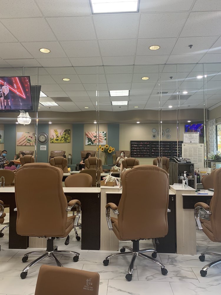 CA Spa Nails