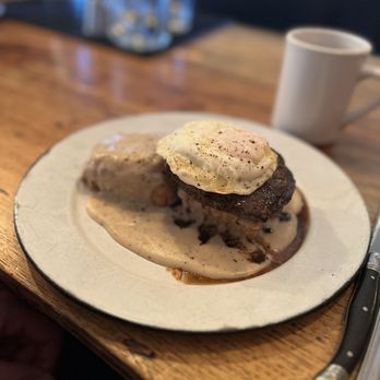 Dai Due - Antelope sausage biscuits and gravy - Butcher Near Me - Austin, Texas Dai Due - Antelope sausage biscuits and gravy - Butcher Near Me - Austin, Texas
