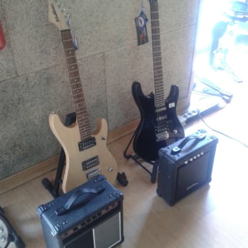 UME Unión Musical - Musical Instruments & Teachers Near Me - Seville, SE