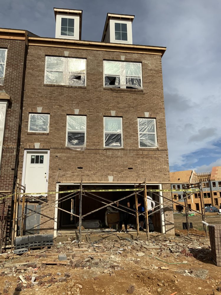 RICARDO WANZER PEARSON SMITH REALTY Updated June 2024 47 Photos 8315 Lee Hwy, Fairfax