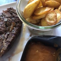 Jensens Bøfhus - Ribeye, fried potatoes, and whiskey sauce