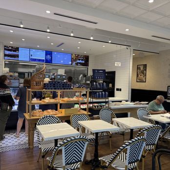 Paris Baguette - Patisserie/Cake Shop Near Me - Carmel, Indiana Paris Baguette - Patisserie/Cake Shop Near Me - Carmel, Indiana