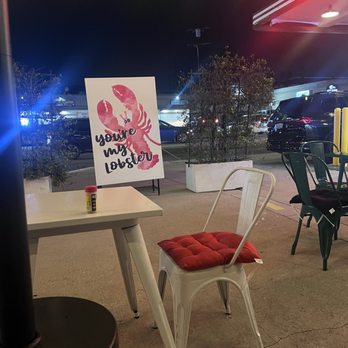 Royal Lobster LA - Outdoor seating - Sandwiches Near Me - Los Angeles, California