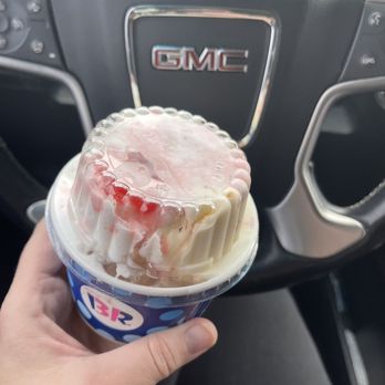 Baskin-Robbins - I paid $7 for this - Ice Cream & Frozen Yogurt Near Me - Taylor, Michigan Baskin-Robbins - I paid $7 for this - Ice Cream & Frozen Yogurt Near Me - Taylor, Michigan