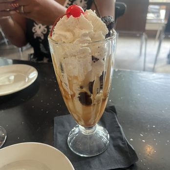 The Osprey - Brownie sundae - Seafood Near Me - Orlando, Florida