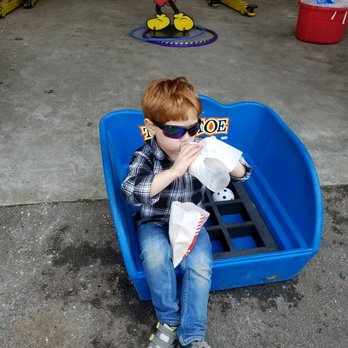 Osceola Garage - Having lunch on one of my sons favorite tic-tac-toe games that were provided. Lunch was also provided by a sponsor from down the street. - Auto Repair Near Me - Baldwin Place, New York Osceola Garage - Having lunch on one of my sons favorite tic-tac-toe games that were provided. Lunch was also provided by a sponsor from down the street. - Auto Repair Near Me - Baldwin Place, New York
