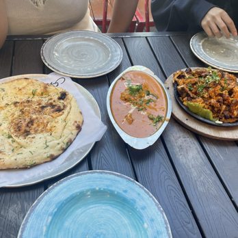 Zareen's - Chicken Tikka Masala Ala Carte, chicken Grilled Chicken Boti Sizzler, Garlic Naan - Indian Near Me - Redwood City, California Zareen's - Chicken Tikka Masala Ala Carte, chicken Grilled Chicken Boti Sizzler, Garlic Naan - Indian Near Me - Redwood City, California
