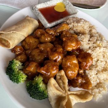 Hong Kong Cafe - General Tso's Chicken Lunch Special - Chinese Near Me - Denver, Colorado Hong Kong Cafe - General Tso's Chicken Lunch Special - Chinese Near Me - Denver, Colorado