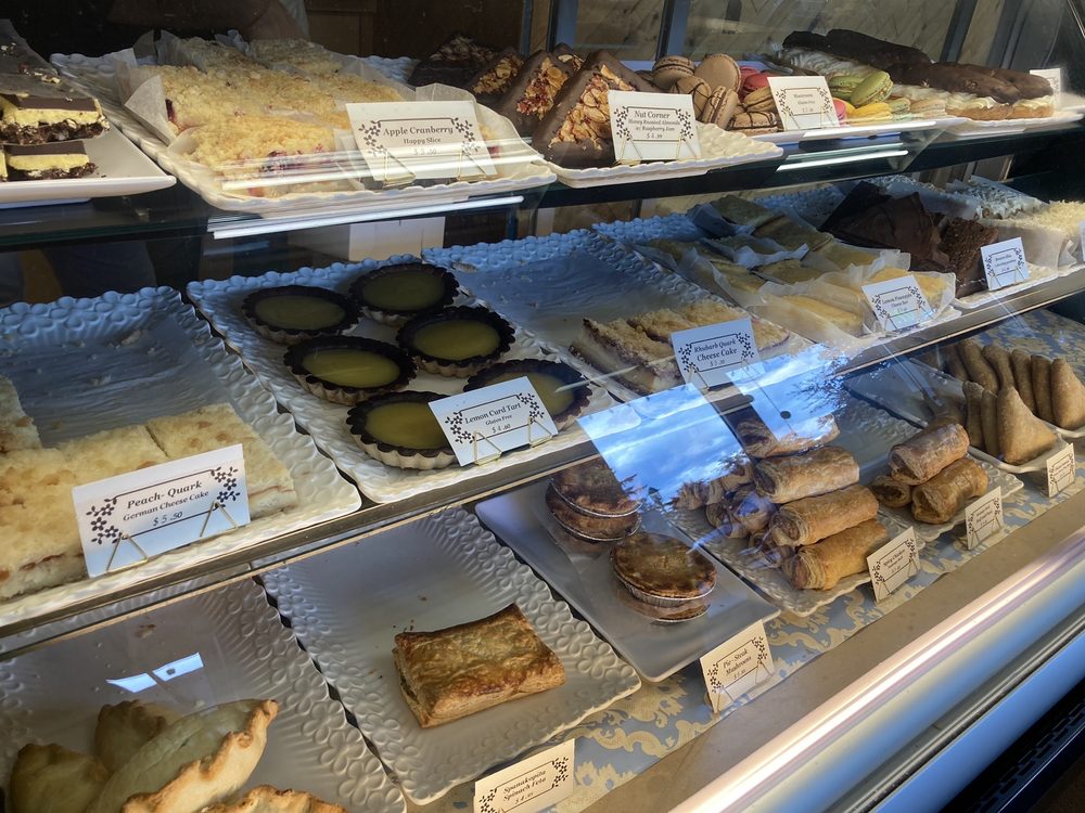 QUALICUM BEACH BAKERY Updated October 2024 130 Second Avenue W