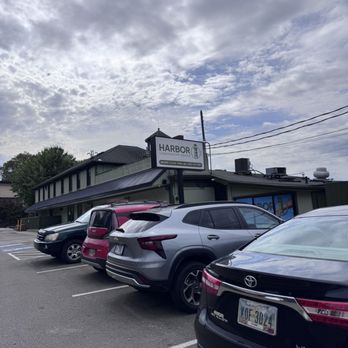 Harbor Lighthouse Grille - Bars Near Me - Akron, Ohio
