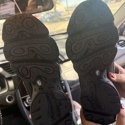 Shoe Palace - The pair of the shoes