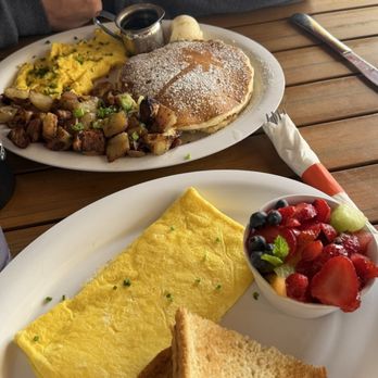 Chad's - Breakfast & Brunch Near Me - Santa Barbara, California