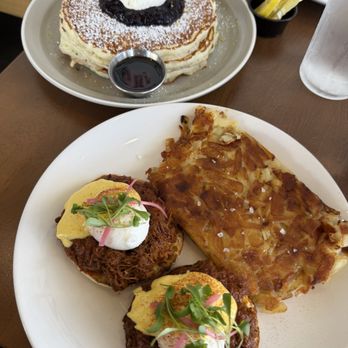 Poached Kitchen - Blueberry ricotta pancakes and Burria Eggs Benedict with the best tasting hashbrowns you'll ever have - Breakfast & Brunch Near Me - Whittier, California