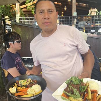 Cafe on 27 - Friendly food runner - Breakfast & Brunch Near Me - Topanga, California Cafe on 27 - Friendly food runner - Breakfast & Brunch Near Me - Topanga, California