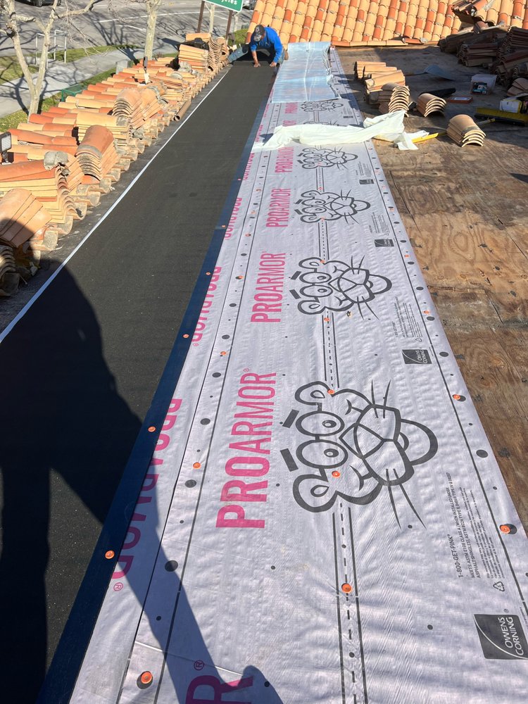 Slide of Castillo’s Roofing Services