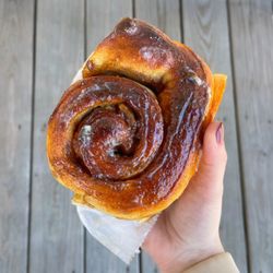 Leavened - Cinnamon Bun | Instagram: slimthiccarbs
