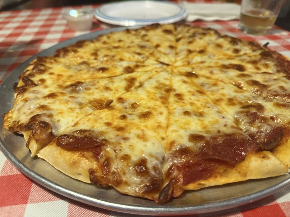 Herb N'lou's Pizza Logo