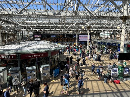 Edinburgh Waverley by null