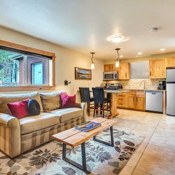 Wall Street Suites - Spacious living area and fully equipped kitchen. - Hotels Near Me - Bend, Oregon Wall Street Suites - Spacious living area and fully equipped kitchen. - Hotels Near Me - Bend, Oregon