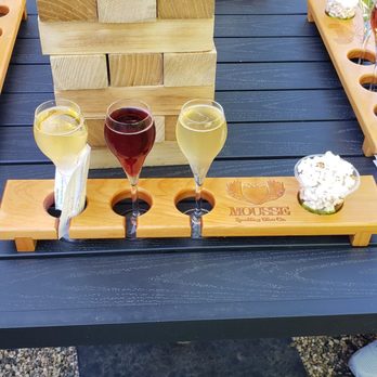 Mousse Sparkling Wine Co. - Bubbly flight - Wine Tasting Room Near Me - Jordan, Minnesota Mousse Sparkling Wine Co. - Bubbly flight - Wine Tasting Room Near Me - Jordan, Minnesota