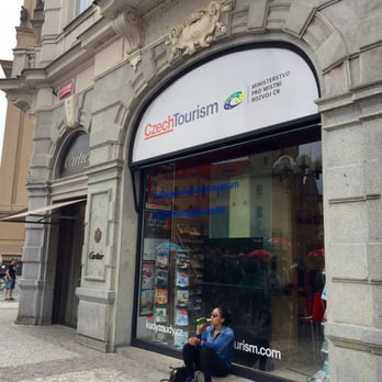 Sandeman's New Prague Tours - Meet here 11am/2 pm everyday for the FREE tour (obviously you tip your guide). - Tours Near Me - Prague, Puerto Rico