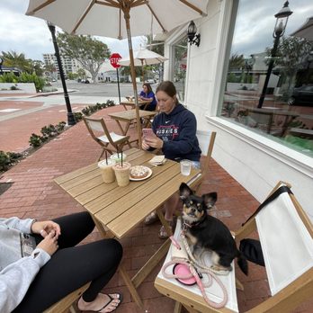 Herst Coffee Roasters - Coffee and a pastry - Coffee Roasteries Near Me - Newport Beach, California Herst Coffee Roasters - Coffee and a pastry - Coffee Roasteries Near Me - Newport Beach, California