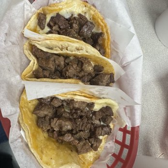 Los Comales Melrose Park - 3steak Tacos with cheese - Mexican Near Me - Melrose Park, Illinois Los Comales Melrose Park - 3steak Tacos with cheese - Mexican Near Me - Melrose Park, Illinois