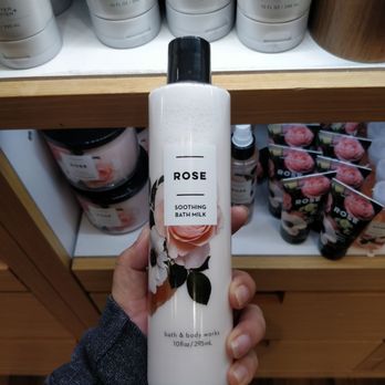Bath & Body Works - I can't wait to give this a try. Smells pretty soothing and creamy. - Cosmetics & Beauty Supply Near Me - Kaneohe, Hawaii