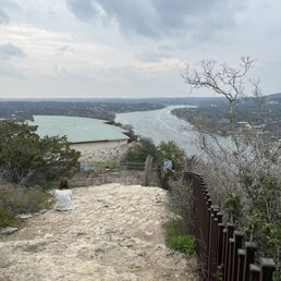 Mount Bonnell overlook