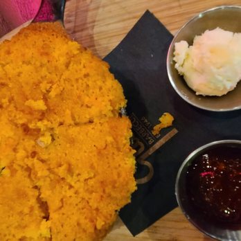 Gus's BBQ - Corned bread with jelly and butter - Barbeque Near Me - Porter Ranch, California
