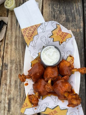 Tommy Want Wingy by null