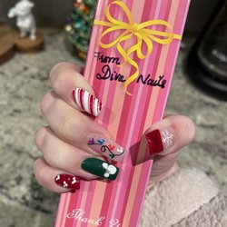 Diva Nails & Spa - Christmas nails for Disneyland done by Mandy :) and a cute little Christmas gift!  Love it!