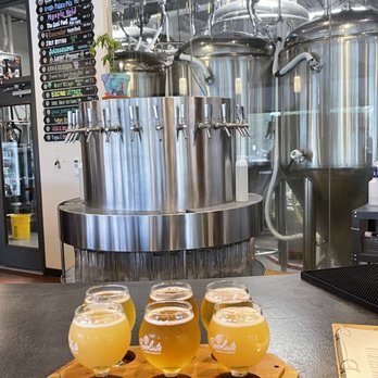 Resolute Brewing - Beer Gardens Near Me - Centennial, Colorado