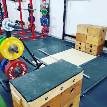 GYM N°5 - Weightlifting, jerk blocks, bumper plates - Gyms Near Me - Boulder, Colorado GYM N°5 - Weightlifting, jerk blocks, bumper plates - Gyms Near Me - Boulder, Colorado