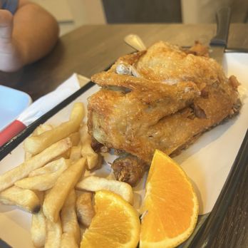 Max's Restaurant - Glendale - Max's Fried Chicken (Half) - Filipino Near Me - Glendale, California
