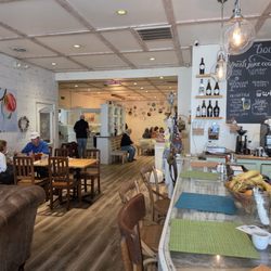 Nectar Cafe & Juice Bar - Looking toward the left upon entering