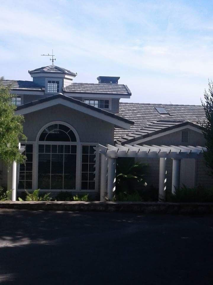 Slide of Stars & Stripes Roofing