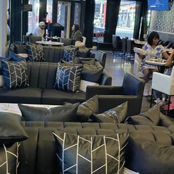S’Lush Daiquiri Lounge & Grill - Lounge Area