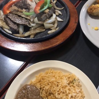 Luna's Mexican Restaurant - Split dinner mix fajitas and sides - Mexican Near Me - Friendswood, Texas Luna's Mexican Restaurant - Split dinner mix fajitas and sides - Mexican Near Me - Friendswood, Texas