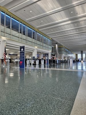 McGhee Tyson Airport by null