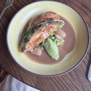 Leo Restaurant - Amish Chicken with Fava Beans - Wine Bars Near Me - Philadelphia, Pennsylvania