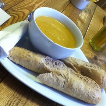 Olive & Bean - Soup du jour avec le pain complet - Cafes Near Me - Newcastle Upon Tyne, XTW Olive & Bean - Soup du jour avec le pain complet - Cafes Near Me - Newcastle Upon Tyne, XTW
